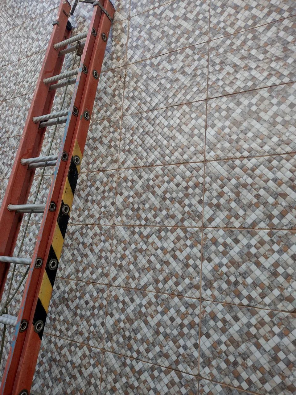 Escada em ótimo estado