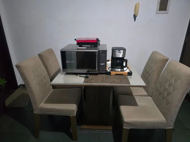 VENDO JOGO DE MESA DE JANTAR E MAIS OUTROS ITENS