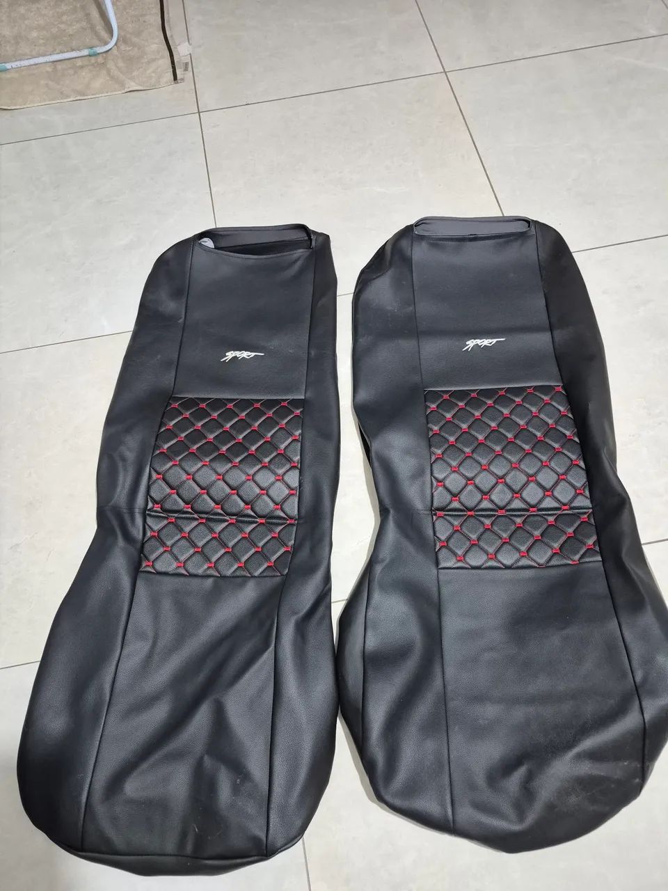 VENDE-SE  JOGO DE CAPA PRA CARRO