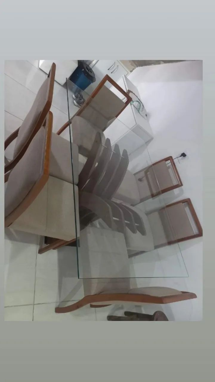 Mesa e cadeiras