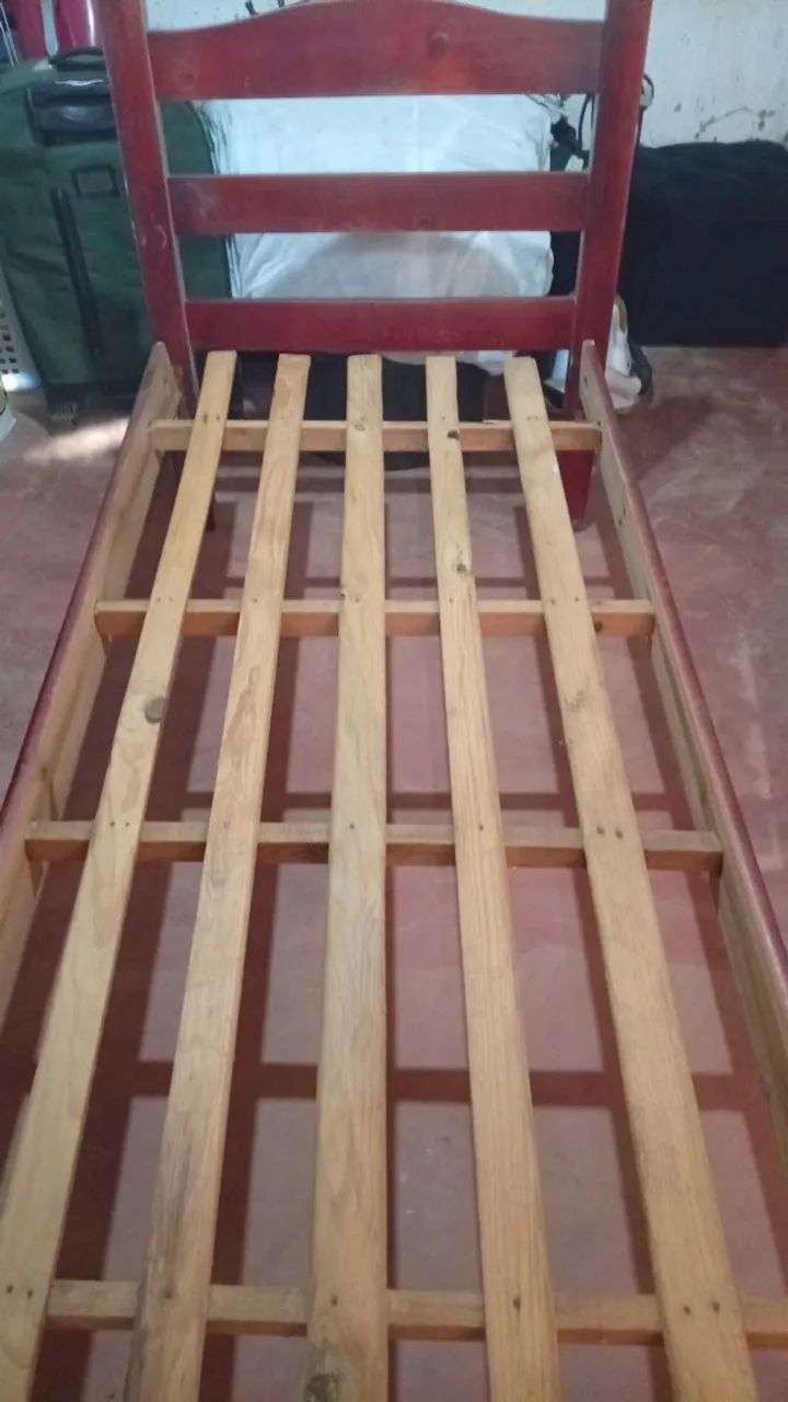 Cama de madeira boa