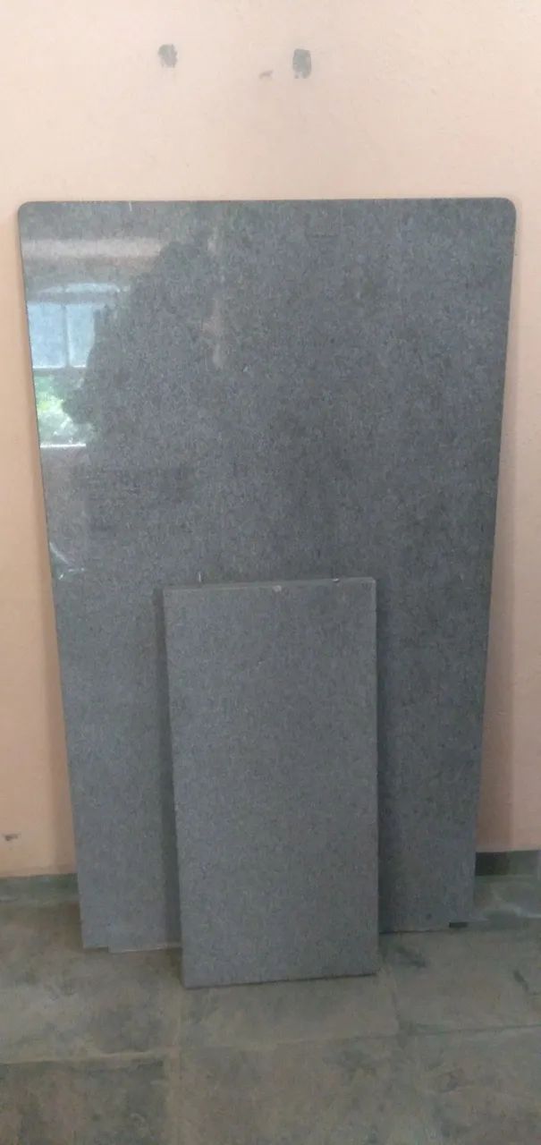 Mesa em granito (de parede)