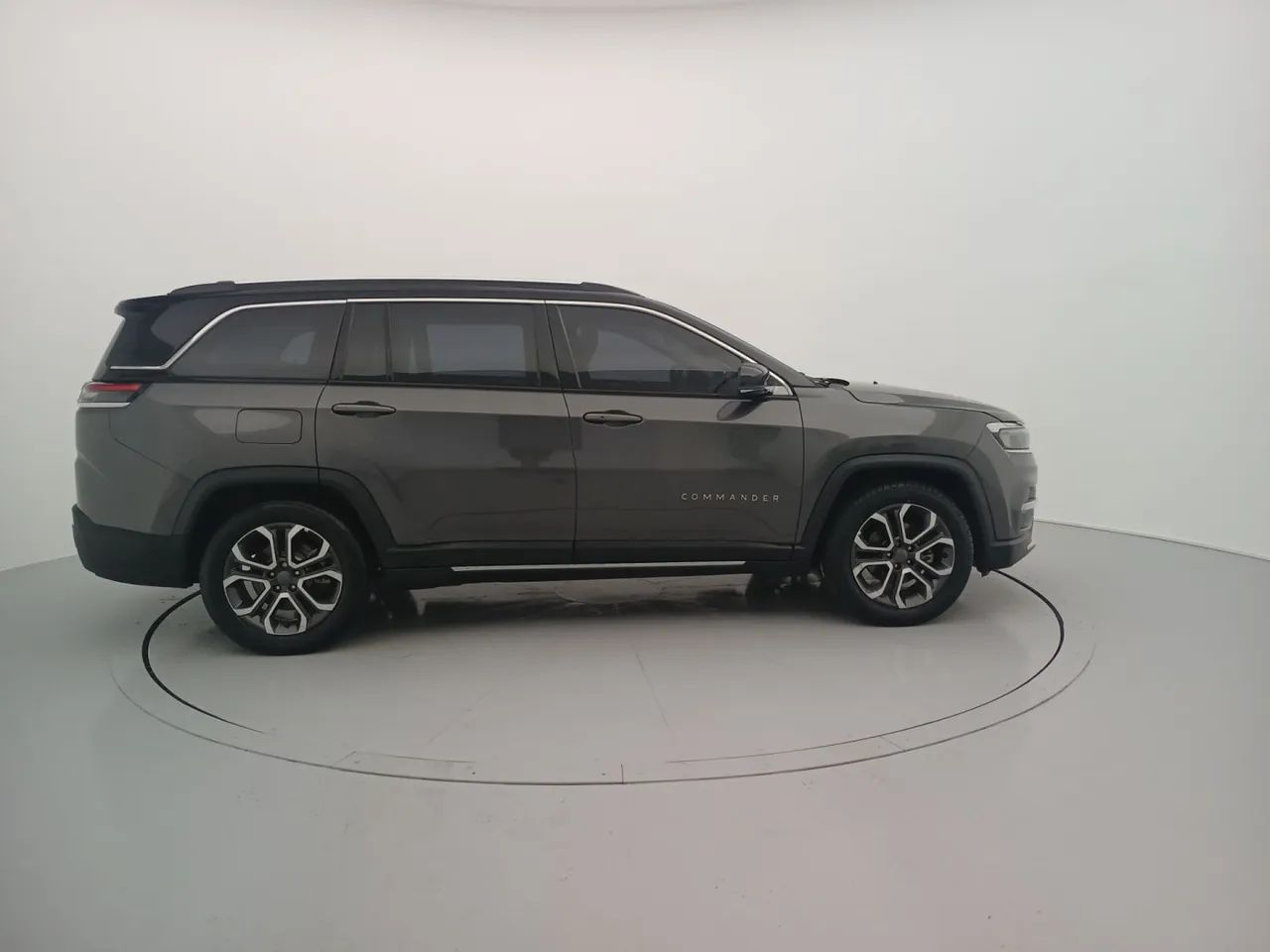 Jeep Commander Limited T270 1.3 TB Flex Aut., foto 6 de 18