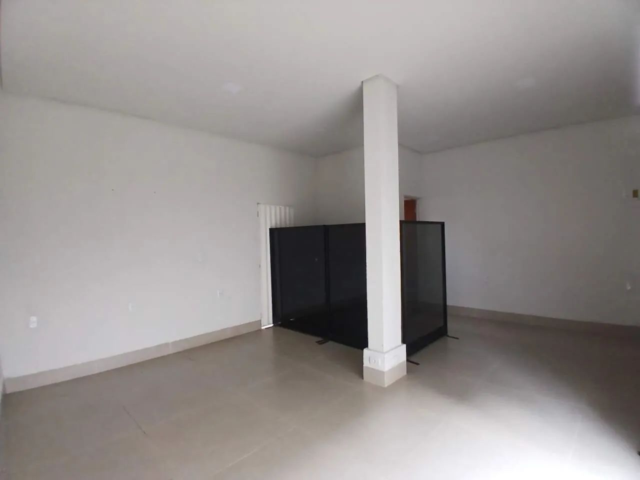 Ponto comercial para locação, com 30m² e 1 banheiro, bairro Centro. - Foto 2