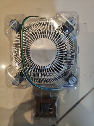 Processador Celeron 2.4 GHZ Com cooler * Nunca usado - Foto 2