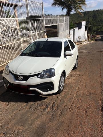 Vendo Toyota Etios sedan Branco