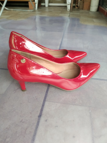 sapato via uno vermelho