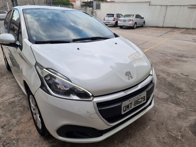 PEUGEOT 208 ACTIVE .