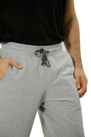 Bermuda de Moletom Masculina Cinza Clara - Foto 4