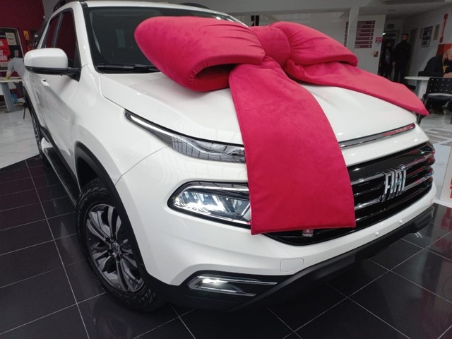FIAT TORO 2.0 FREEDOM 4X4 COM ESTRIBO E SANTANTONIO JULIANO 4P