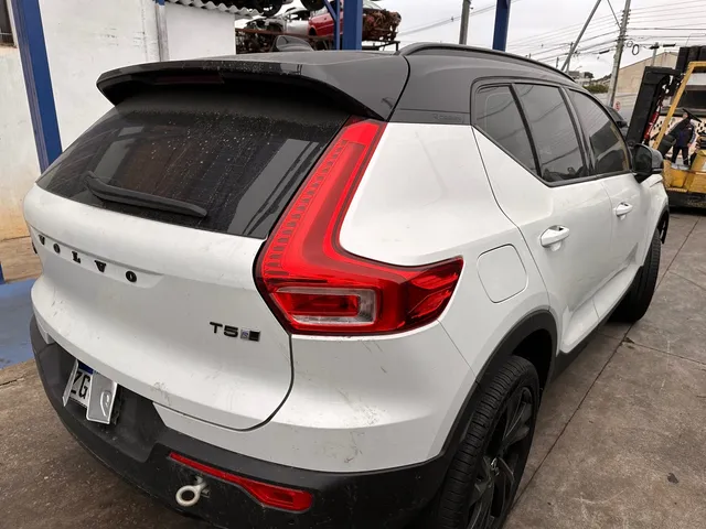 SUCATA VOLVO XC40 T5 R-DESIGN 2.0 252cv AWD