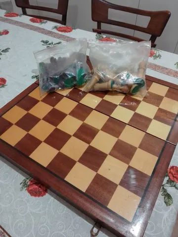 Raríssimo jogo de xadrez italiano (série limitada a 200