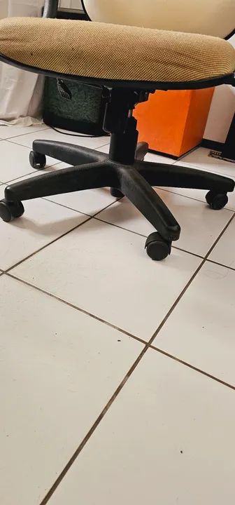 Cadeira de Escritório Giratória - Foto 2