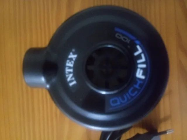 Vendo Bomba de Ar Elétrica Intex Quick Fill 110V com Bicos - Foto 2