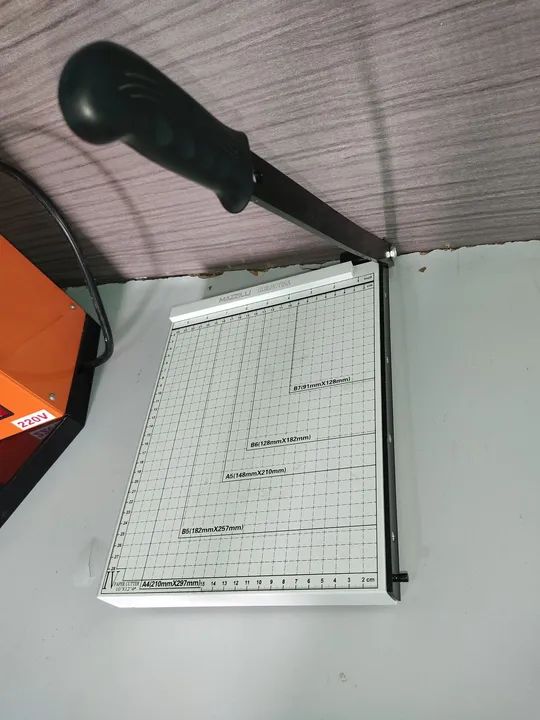 Guilhotina A4 para Papel - Corte Perfeito!