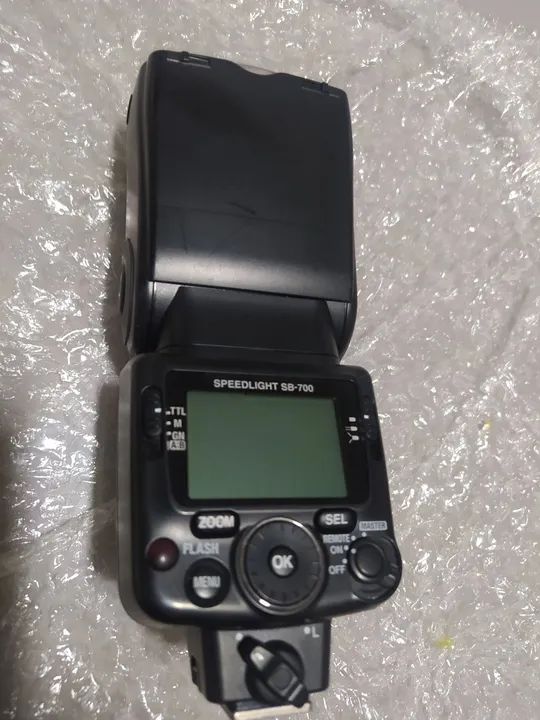 FLASH NIKON SPEEDLIGHT SB-700 NOVO