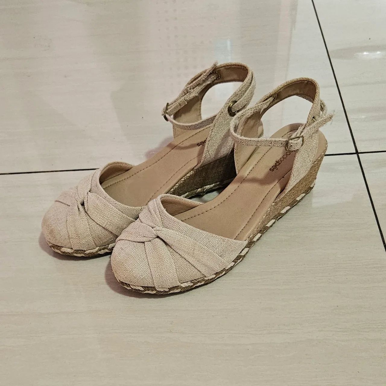 Sandália Salto Baixo Sonho dos Pés Nro37