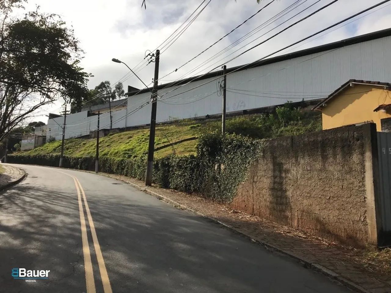 Área para vender em Sousas, com 127 metros de frente para rua asfaltada. - Foto 3