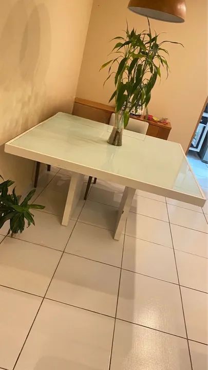 Mesa de Jantar em Vidro e Madeira