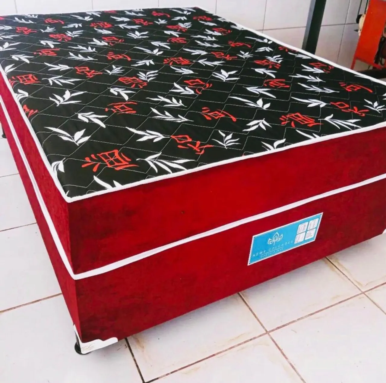 Camas box casal e solteiro novas