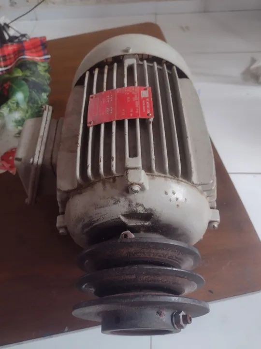 Motor Elétrico Industrial Usado trifásico 4cv - Foto 2