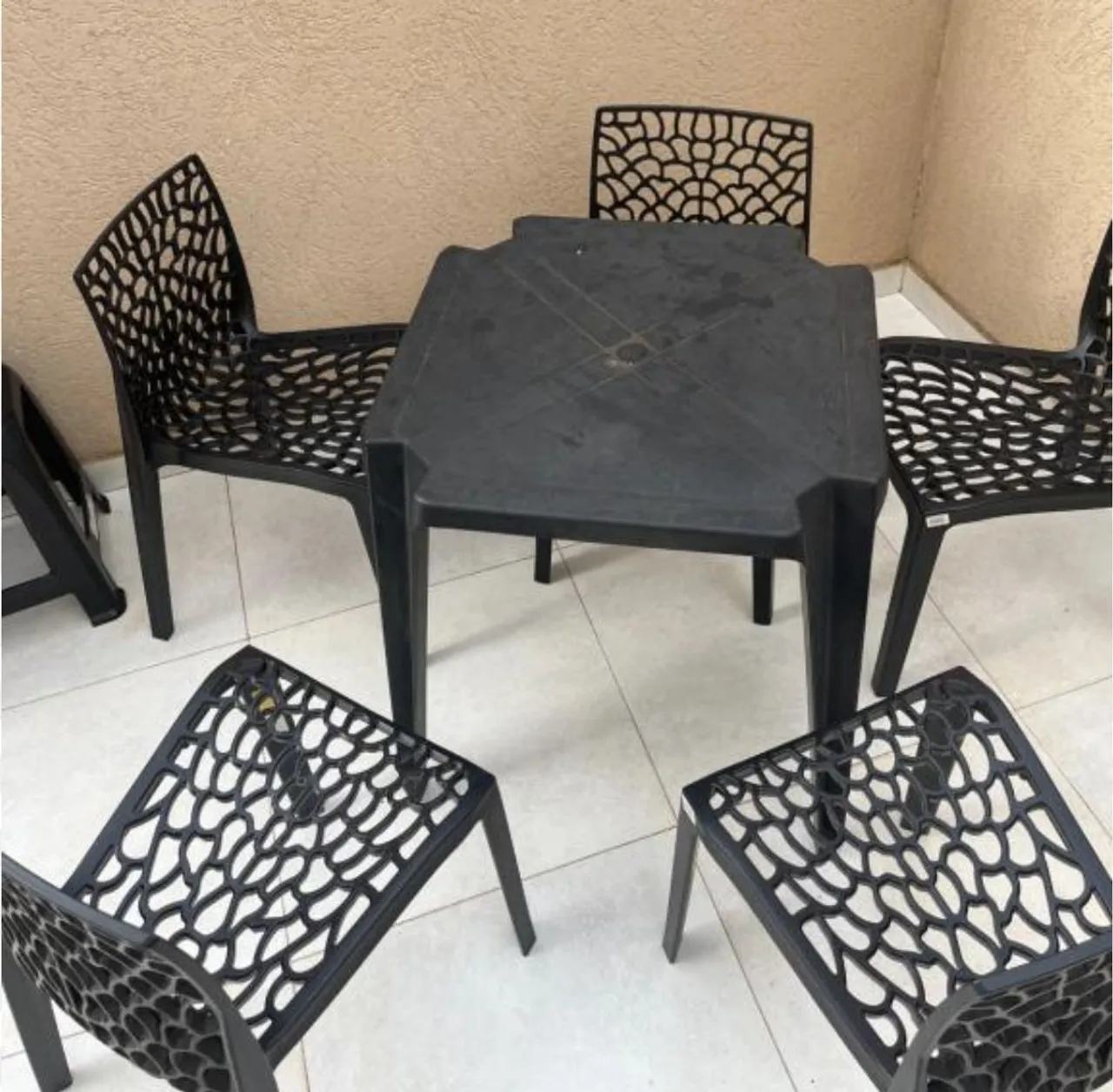 Conjunto de Mesa com. 4 Cadeiras para recepção