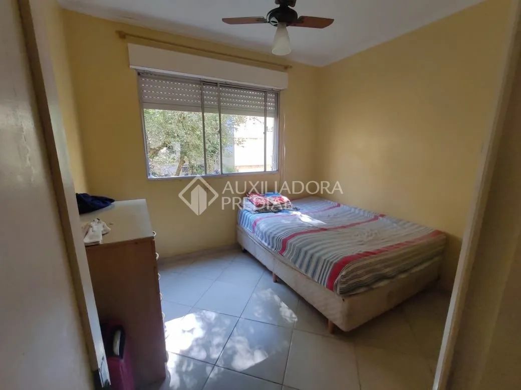 Apartamento reformado 2 dormitórios com estacionamento - Foto 3