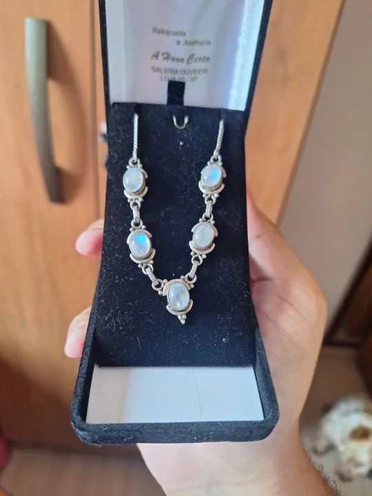 Colar prata com pedras de lua