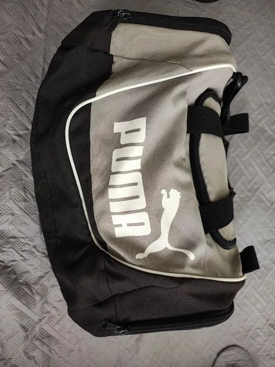 Bolsa Puma Cinza e Preta Pequena