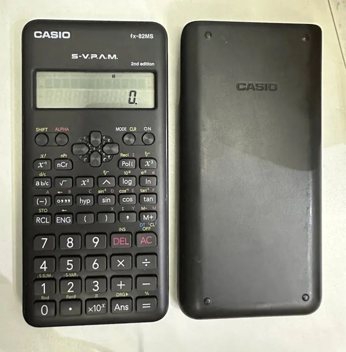 Calculadora Científica Casio FX-82MS Preta
