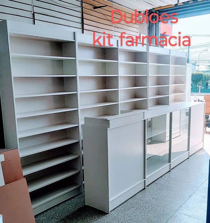 kit prateleiras+ caixa + vitrine 