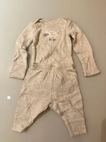 Conjunto Body e Calça Cinza Ovelhinha NewBorn
