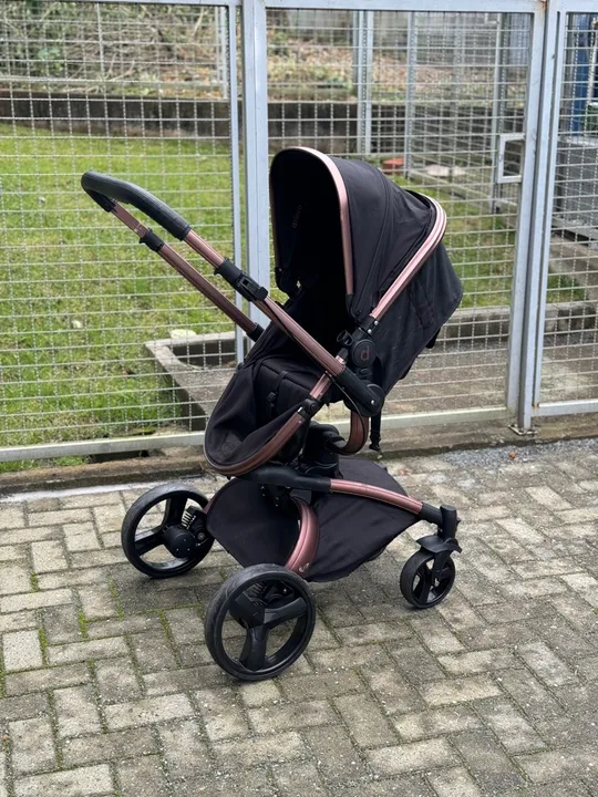 Carrinho de bebê 360* com moisés