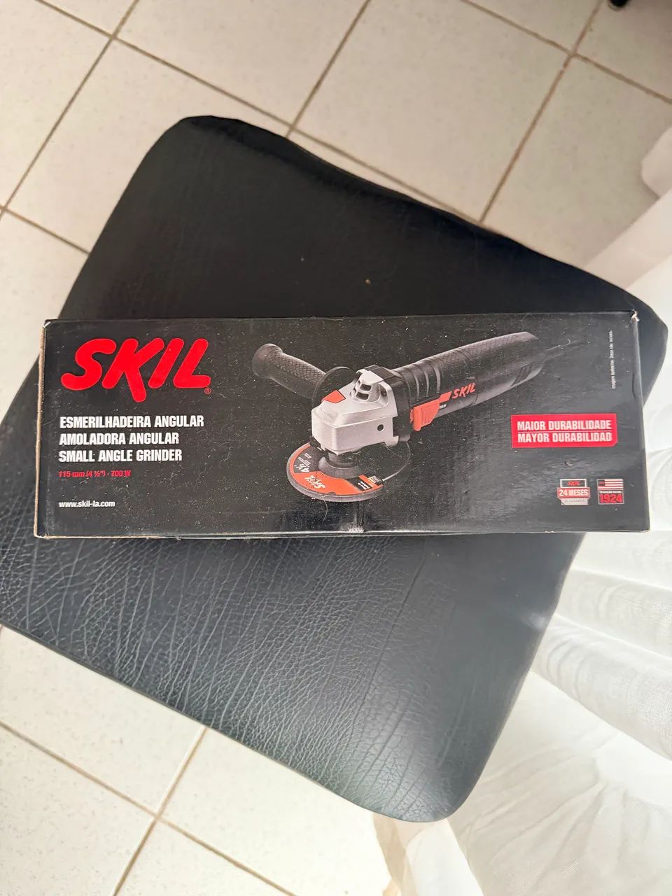 esmerilhadeira angular da marca Skil.
