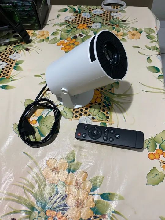 Projetor hy3000 com tripé 