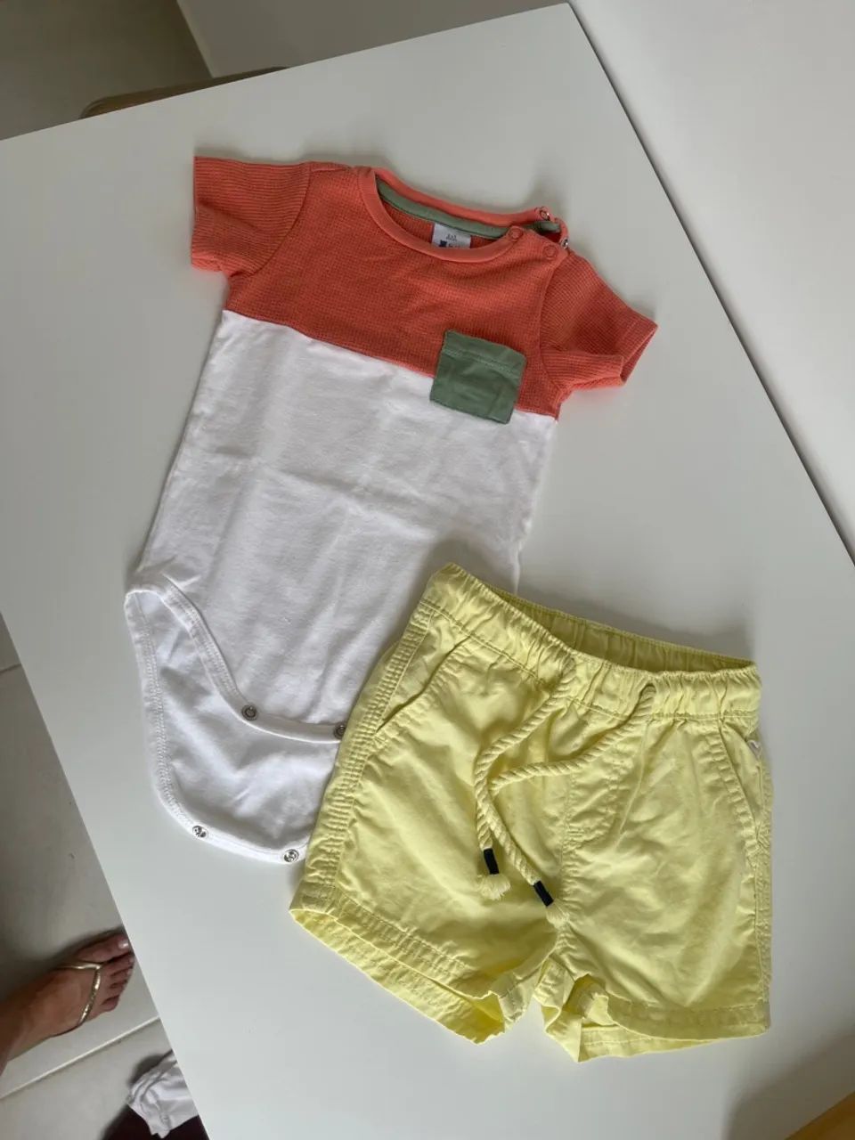 Vendo conjunto de bebê 60,00$ seminovo 