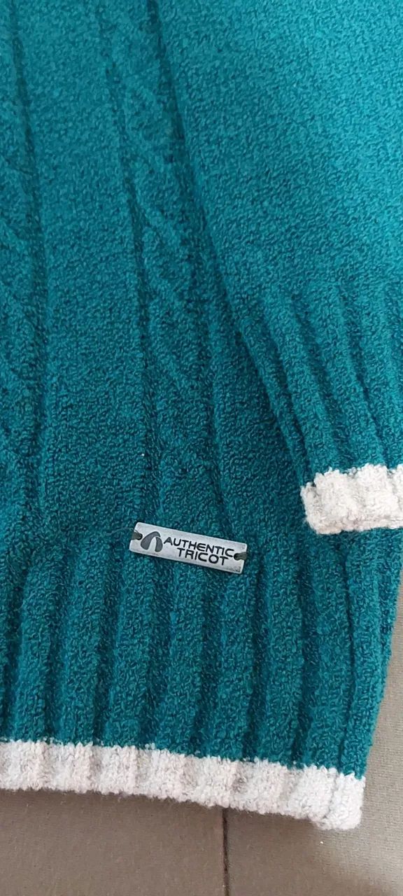 Suéter verde com detalhe em branco - Foto 2