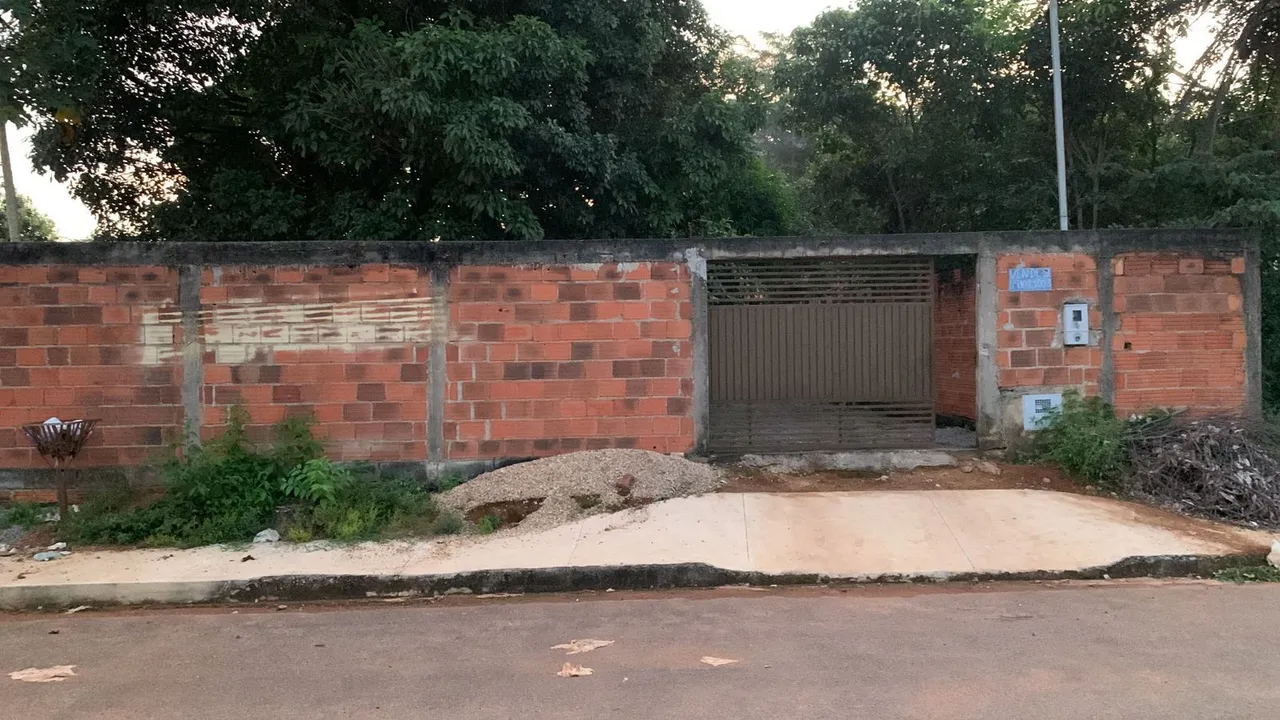 Vendo casa barata no setor Santa fé perto de taquaralto