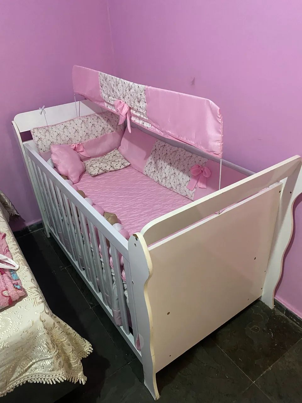 Berço infantil e colchão  - Foto 2