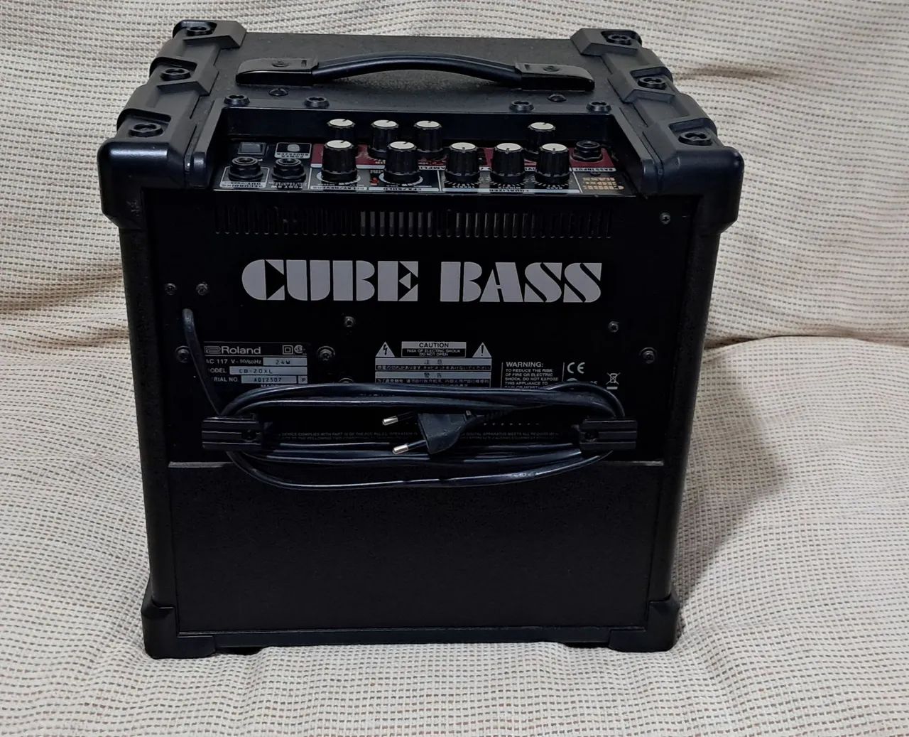 CUBO PARA BAIXO - ROLAND 20XL BASS - 20 WATTS RMS - Instrumentos