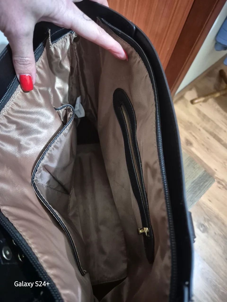 Bolsa Tote Preta Elegante - Nova - Foto 4