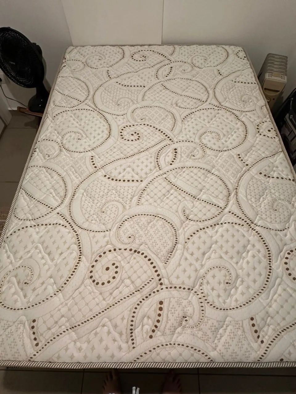 cama Box casal semi nova 3 meses  de uso R$ 1000,00 - Foto 2