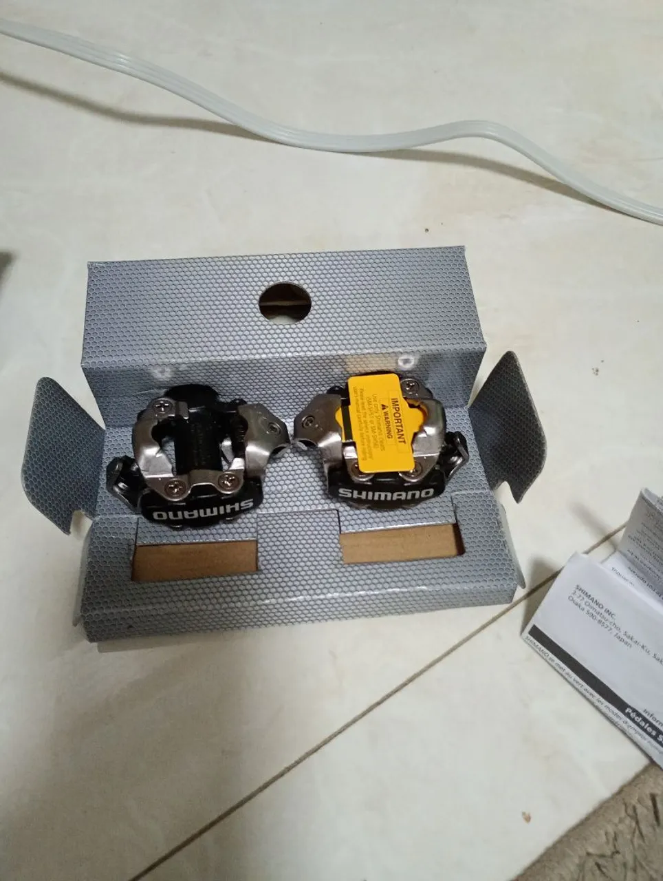 Vendo par de pedala Shimano novo