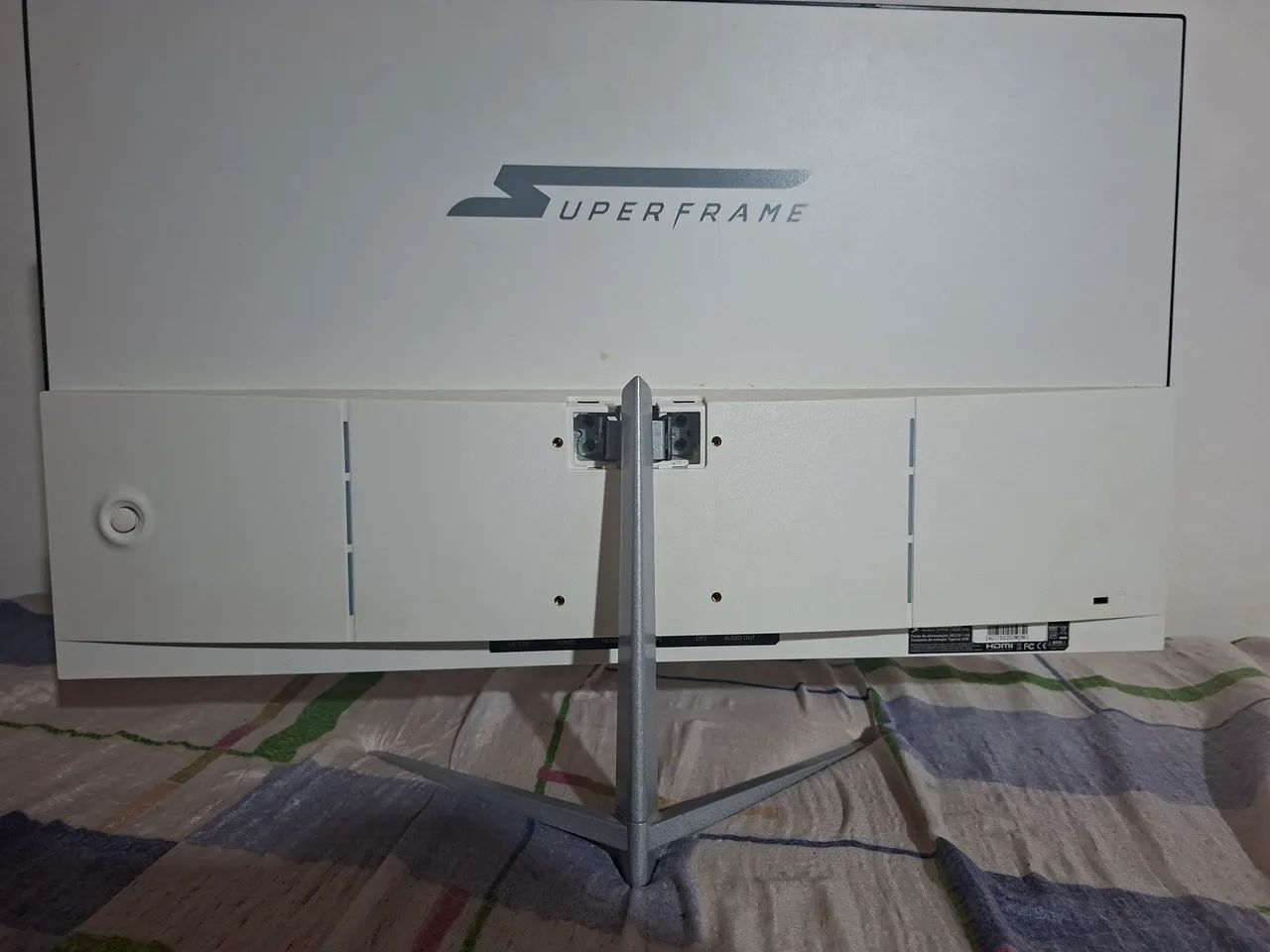 Monitor superframe 27 polegadas 240hz branco64739263499651121