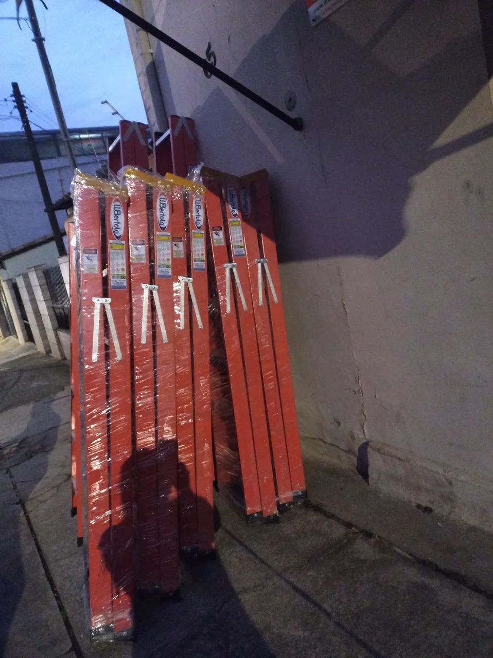 Escadas Tesoura Acesso Duplo Novas Vários Tamanhos  - Foto 2