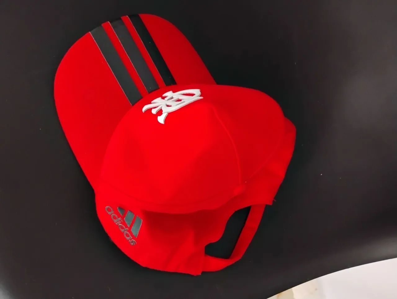 Boné Adidas Vermelho - Foto 2