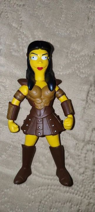 Boneco Marge Simpson Guerreira