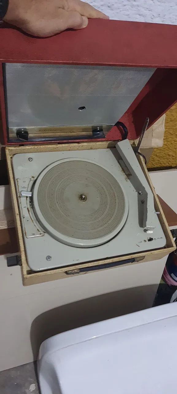 Toca discos eletrola vintage delta funcionando  - Foto 5