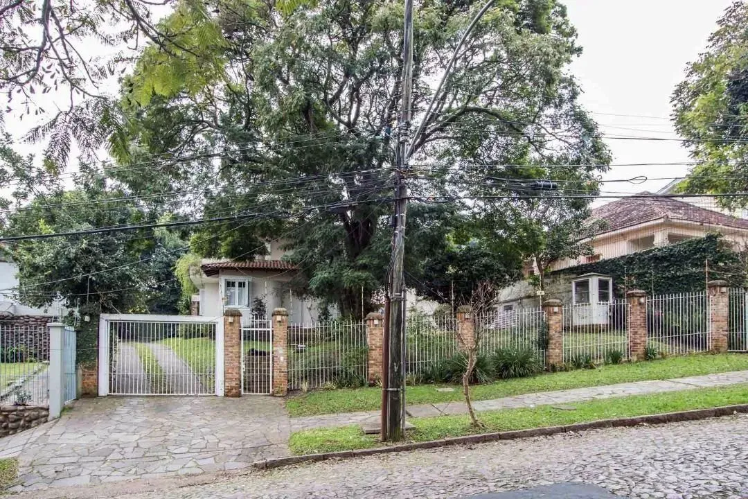 Casa para Venda - 489m², 4 dormitórios, sendo 2 suites, 3 vagas - Cristal
