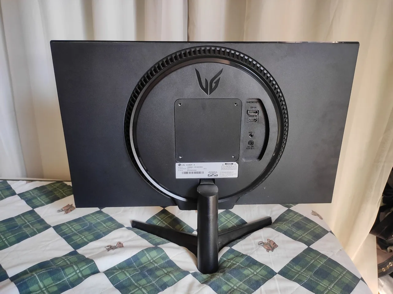 Monitor LG Gamer 24" - 144HZ Alta taxa de atualização